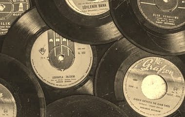 Detalle de vinilos con sus etiquetas